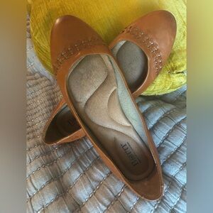 Born Brown Leather Rounded Toe Ballet Flats with Braided Detailing Size 9